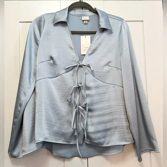 Light Blue Tie-Front Satin Polyester Blouse With Bell Sleeves Sz SM NEW! - Picture 3 of 6